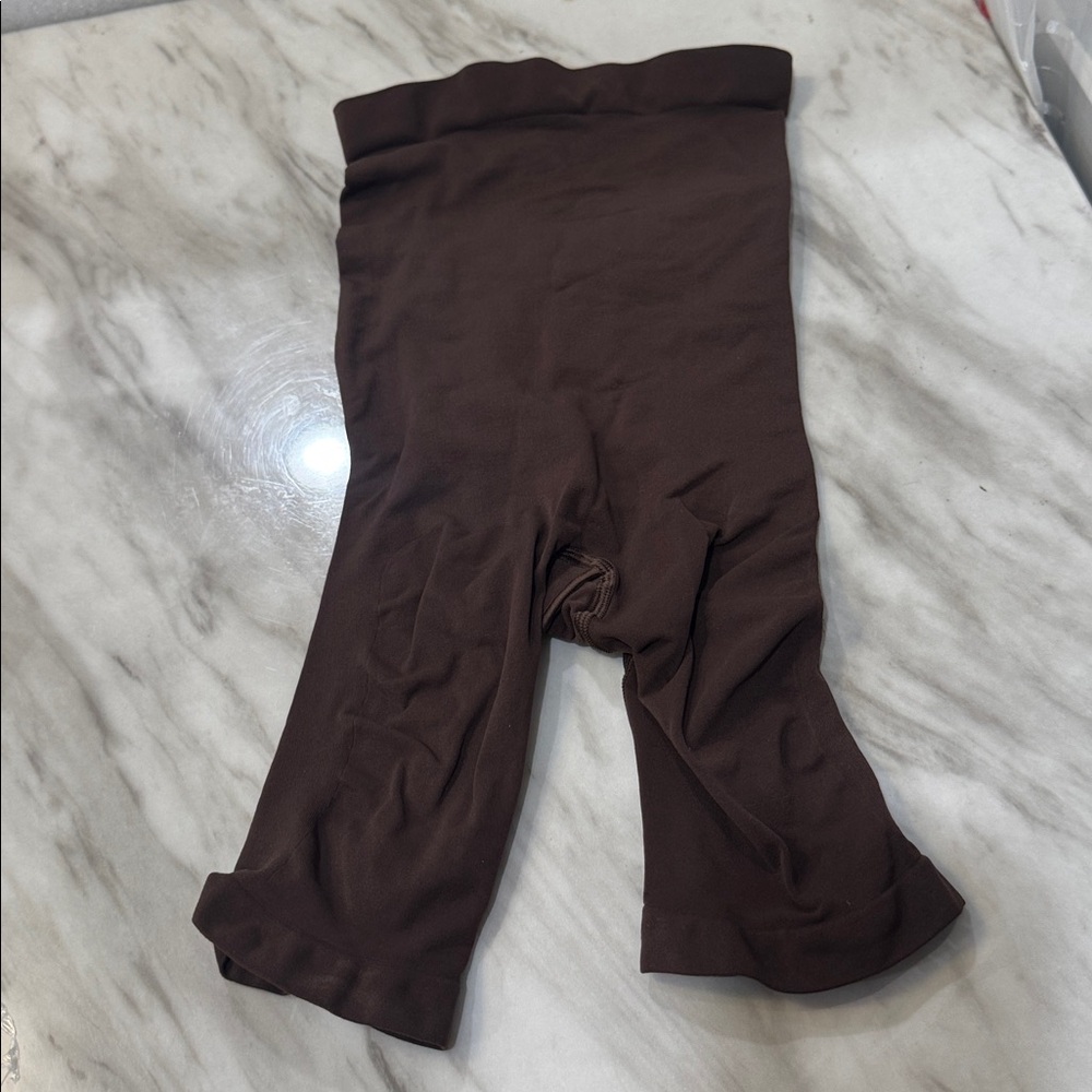 SKIMS High-Waisted Shapewear Shorts - Brown size Small - Picture 3 of 7